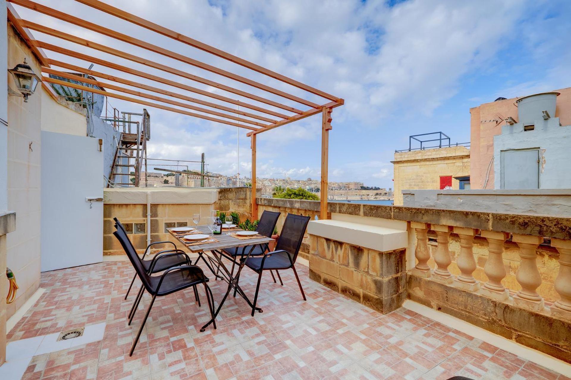 Traditional Maltese Townhouse, Roof Terrace And Views Senglea Exterior photo