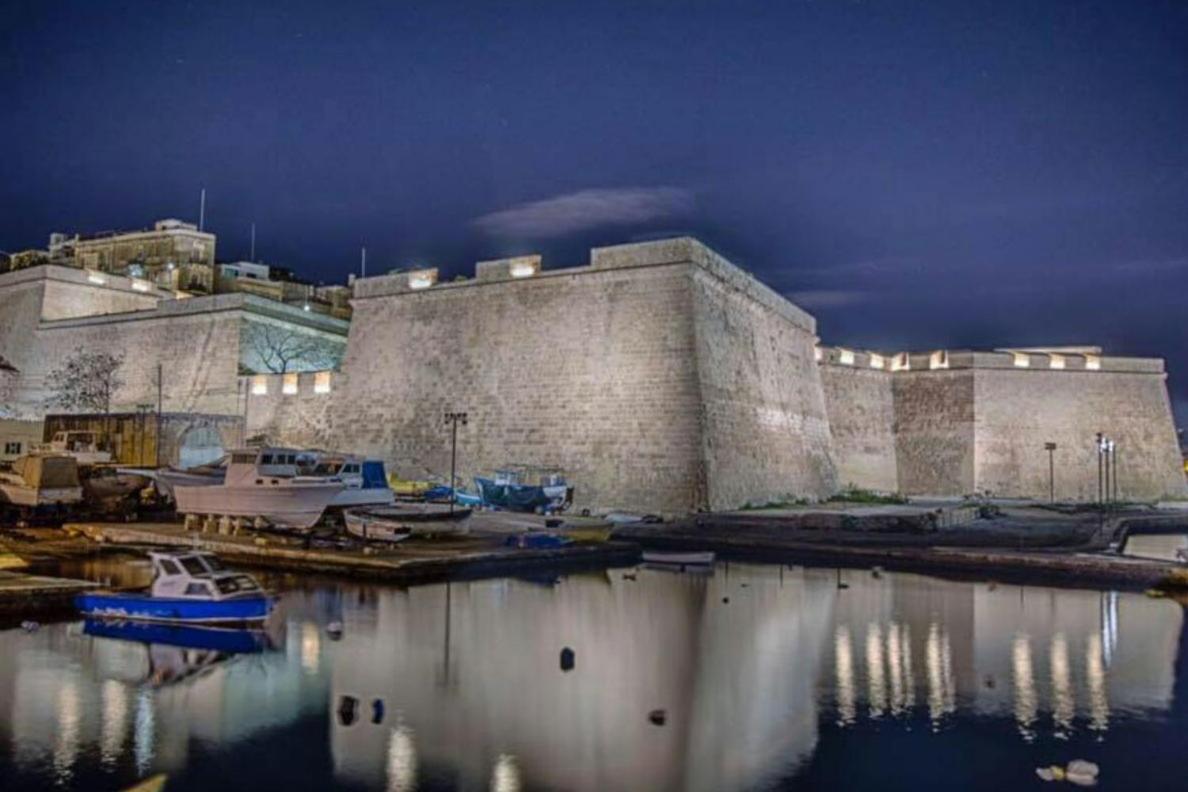 Traditional Maltese Townhouse, Roof Terrace And Views Senglea Exterior photo