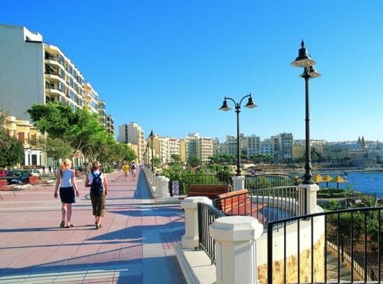 Traditional Maltese Townhouse, Roof Terrace And Views Senglea Exterior photo