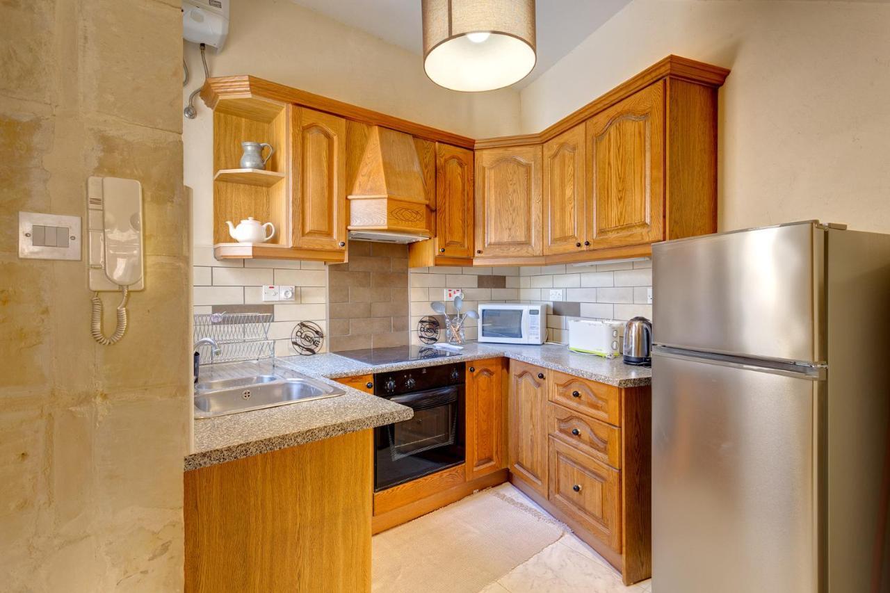 Traditional Maltese Townhouse, Roof Terrace And Views Senglea Exterior photo