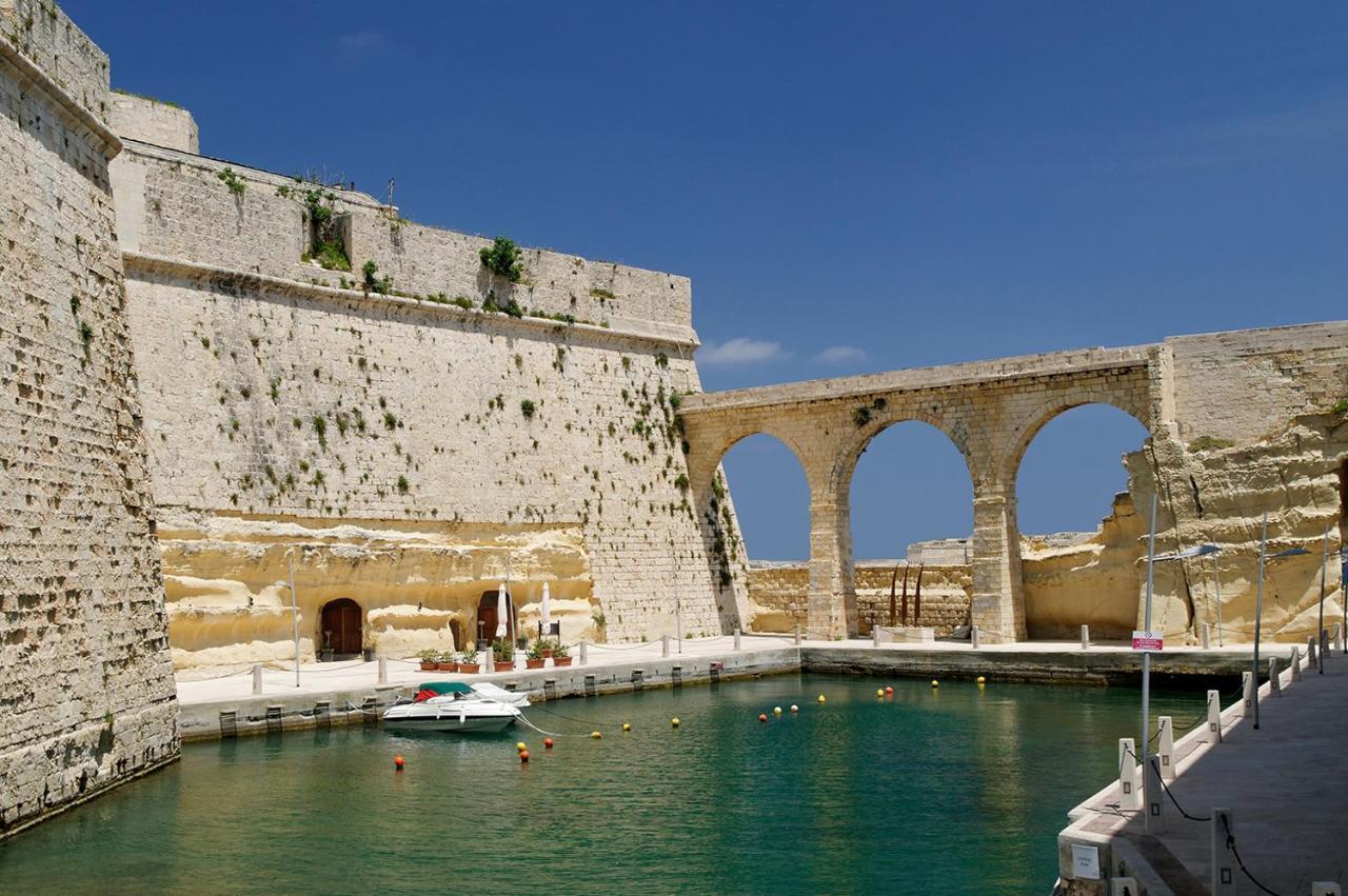 Traditional Maltese Townhouse, Roof Terrace And Views Senglea Exterior photo