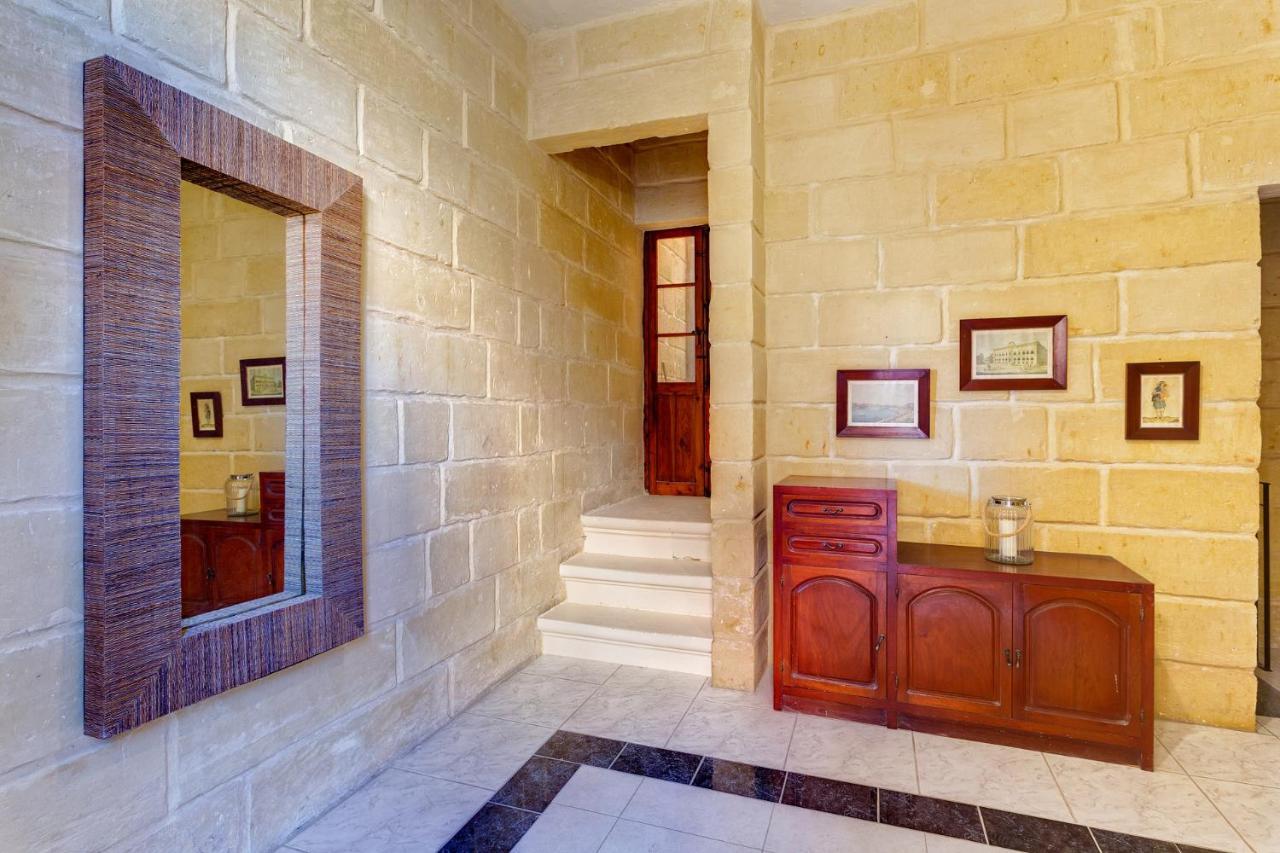 Traditional Maltese Townhouse, Roof Terrace And Views Senglea Exterior photo